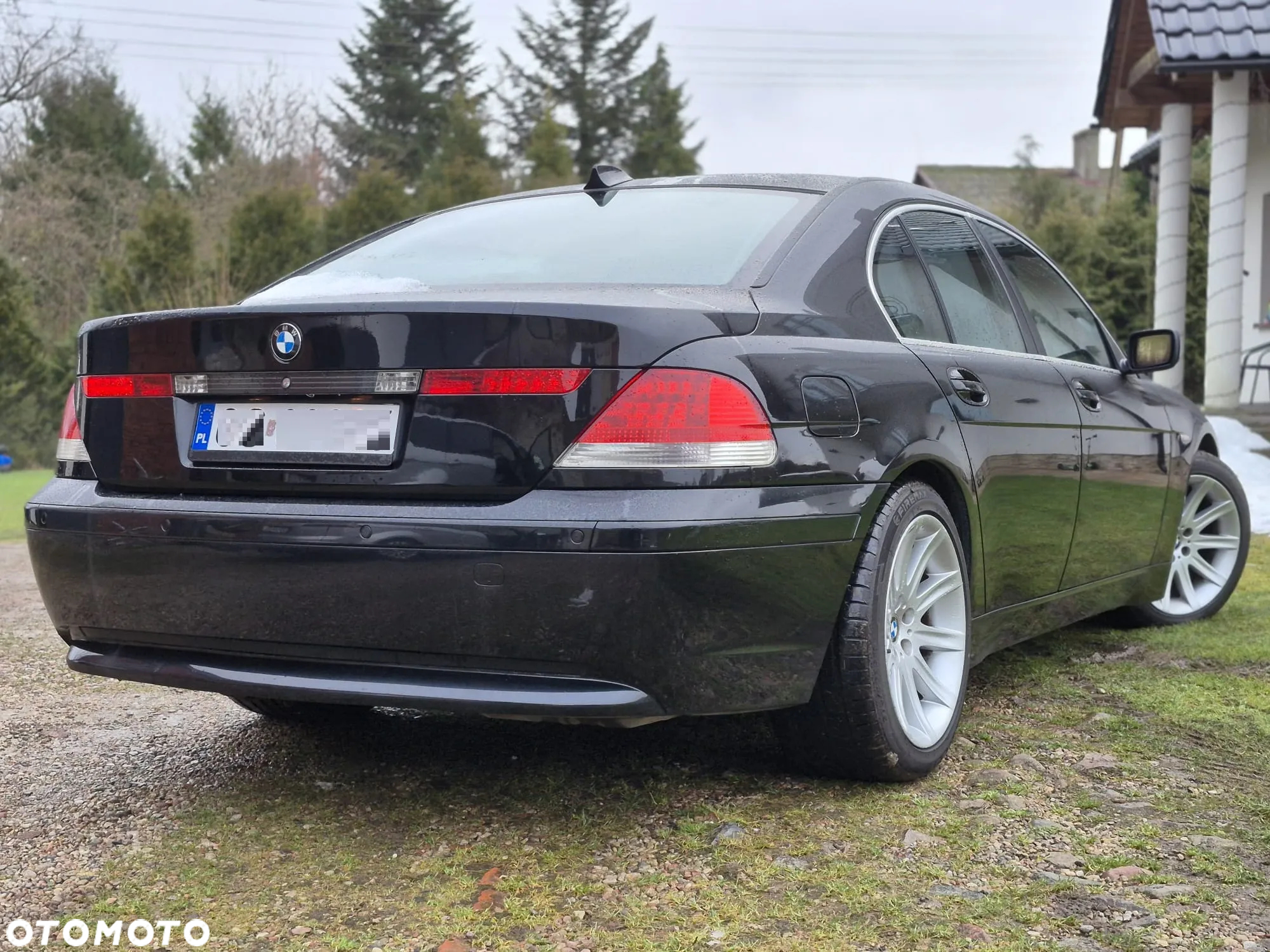 BMW Seria 7 745i - 12