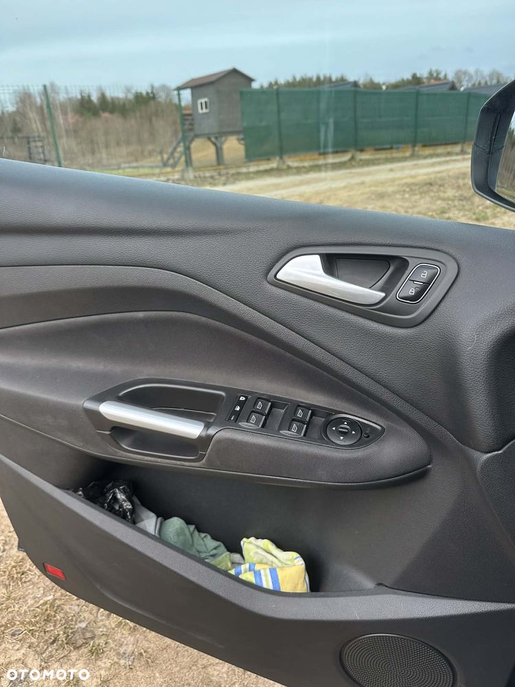 Ford Grand C-MAX - 11