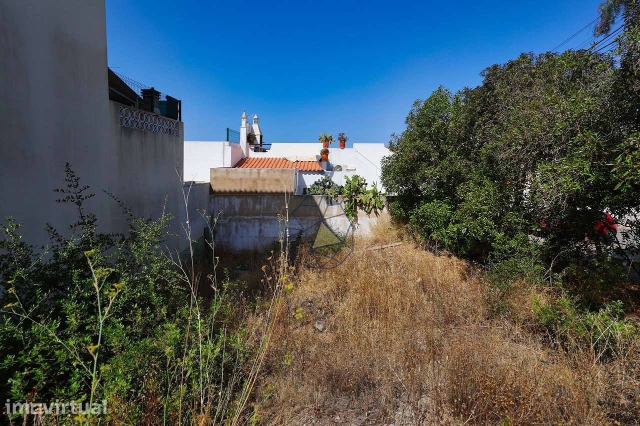 Terreno urbano de 155 m2 destinado a comercio ou serviços e hotelaria - Grande imagem: 2/32