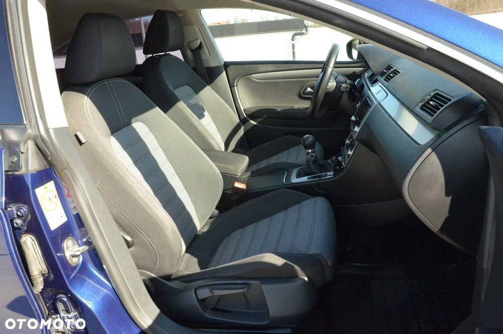 Volkswagen Passat CC 2.0 Blue TDI - 27