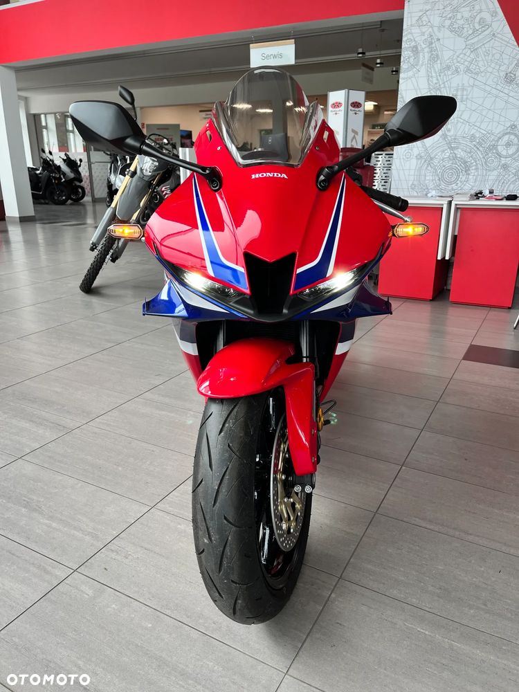 Honda CBR - 8