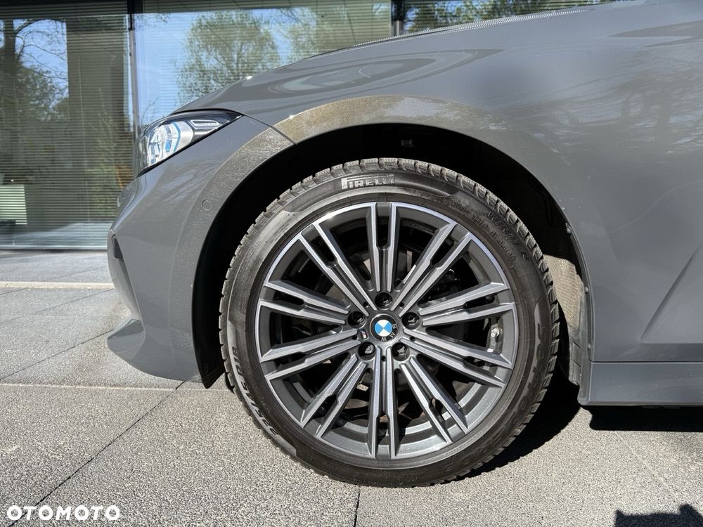 BMW Seria 3 320d xDrive - 34