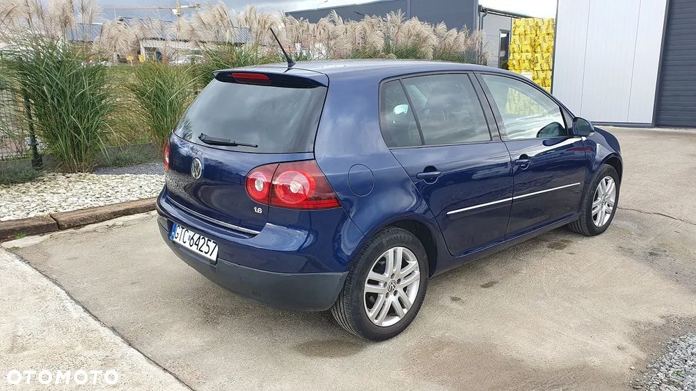 Volkswagen Golf - 2