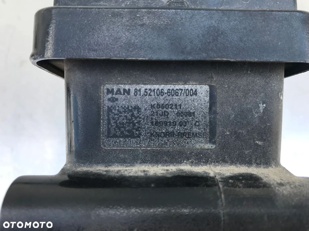 ZAWÓR MAN TGX TGS EURO 6  81.52106-6067 K050211 - 2