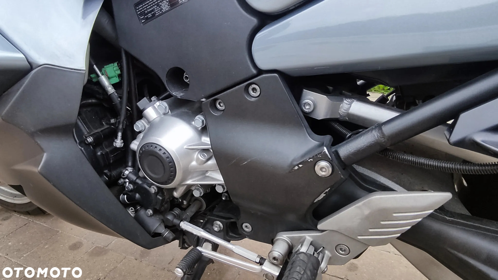 Kawasaki GTR - 12