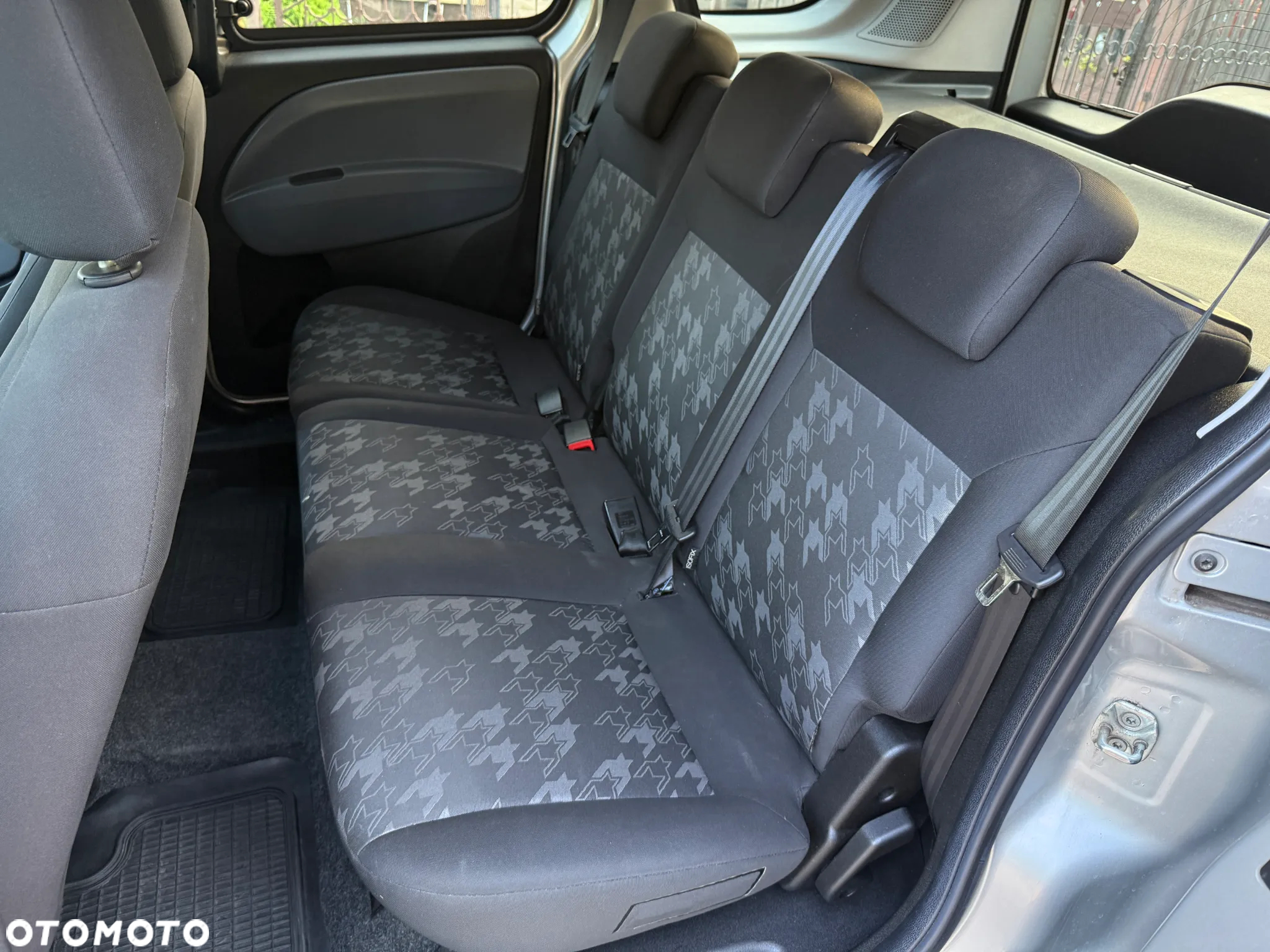 Opel Combo Tour 1.4 Enjoy - 28