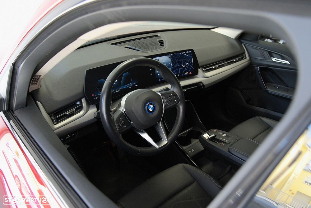 BMW iX2 eDrive20 - 15