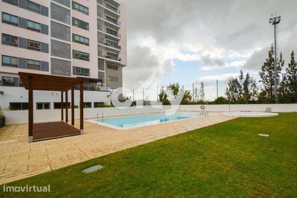 APARTAMENTO T2 EM CONDOMÍNIO PRIVADO COM PISCINA E SEGURANÇA 24H - Grande imagem: 2/24