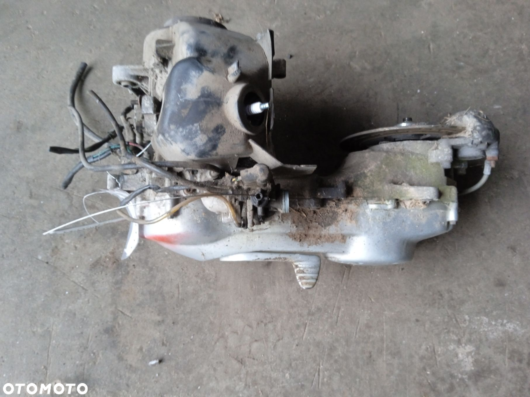 SILNIK 2T

 PEUGEOT
 ELYSTAR - 9