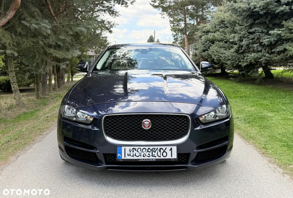 Jaguar XE 20d Prestige - 3