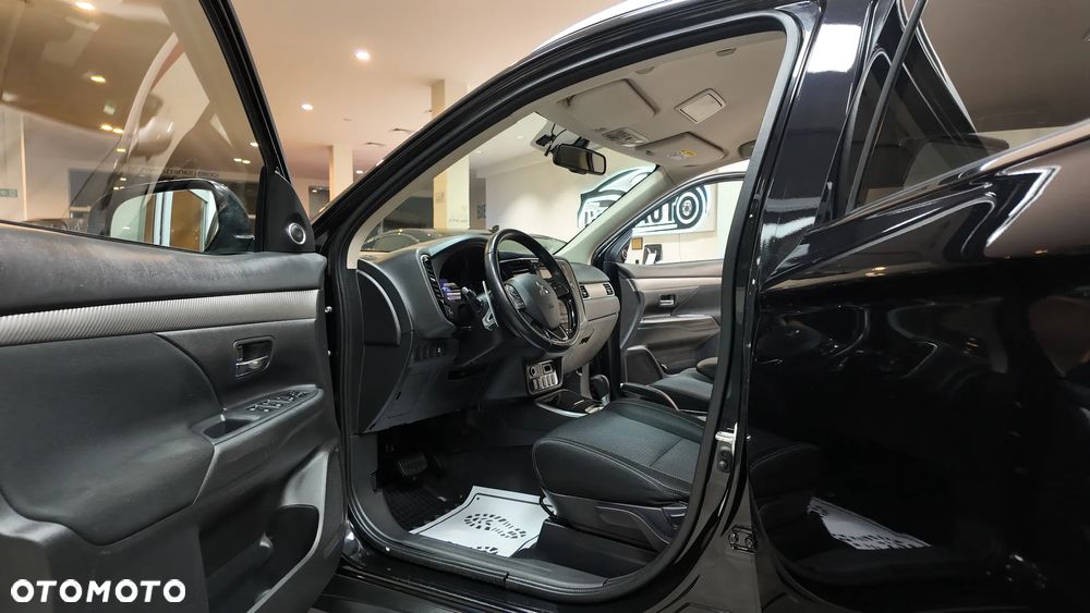 Mitsubishi Outlander 2.0 Intense 4WD CVT - 18