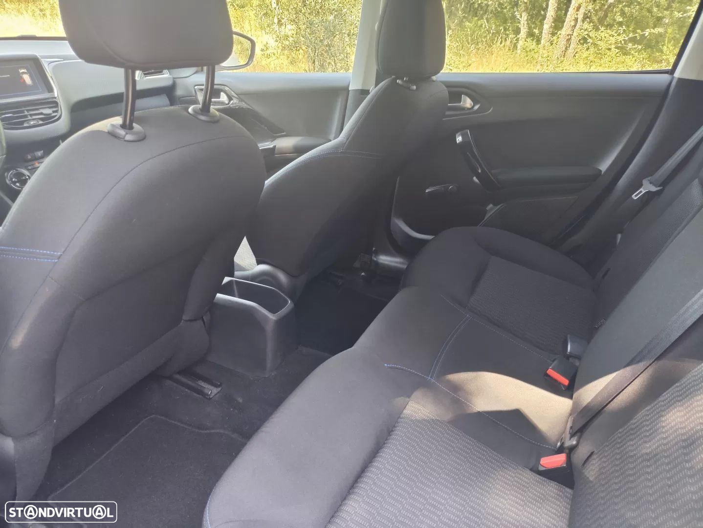 Peugeot 208 1.2 PureTech Signature - 13