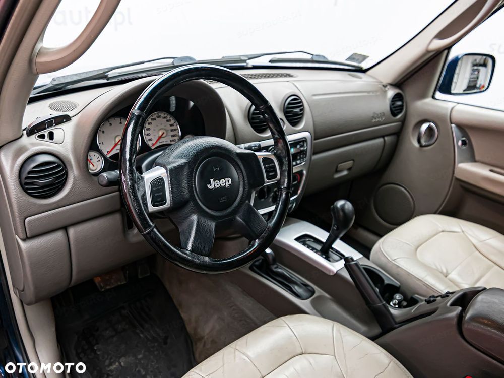 Jeep Cherokee - 12