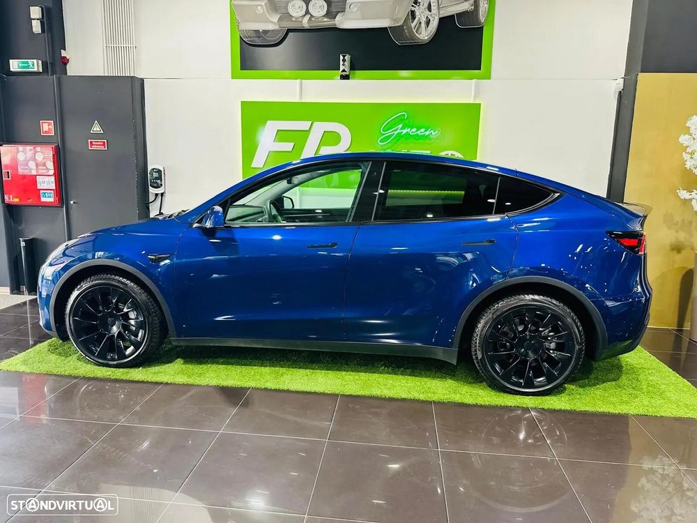 Tesla Model Y Long Range Dual Motor AWD - 11