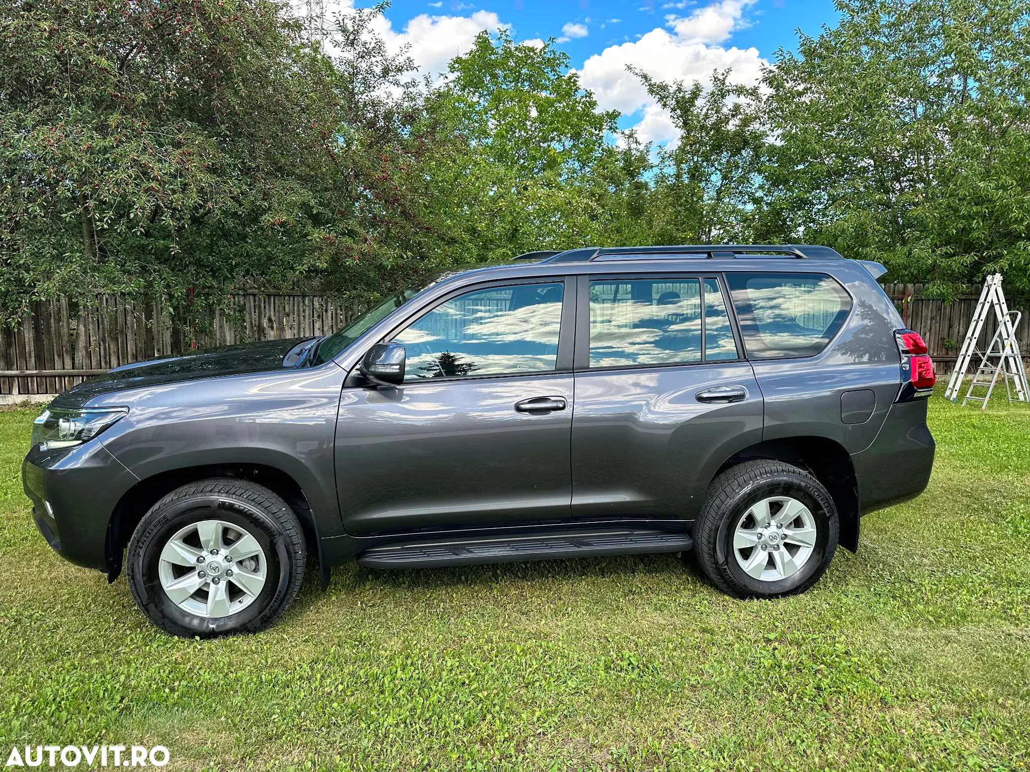 Toyota Land Cruiser - 3
