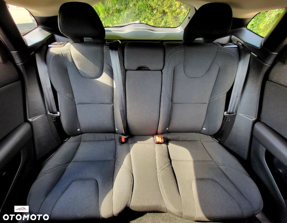 Volvo V40 Cross Country - 9