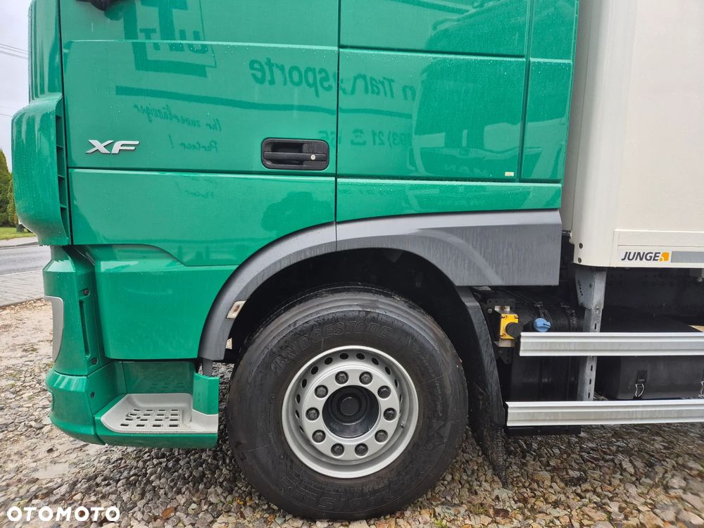 DAF XF ORYGINALNY PRZEBIEG z Niemiec / TANDEM ZESTAW PRZEJAZDOWY Z WINDĄ - 18