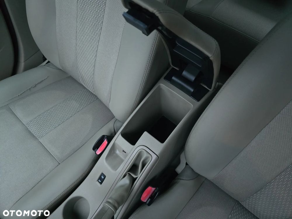 Renault Fluence 1.6 16V Expression Euro5 - 23