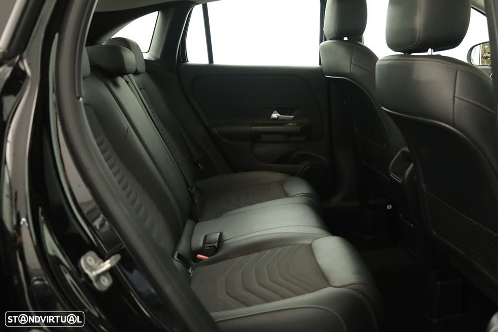Mercedes-Benz GLA 200 - 21