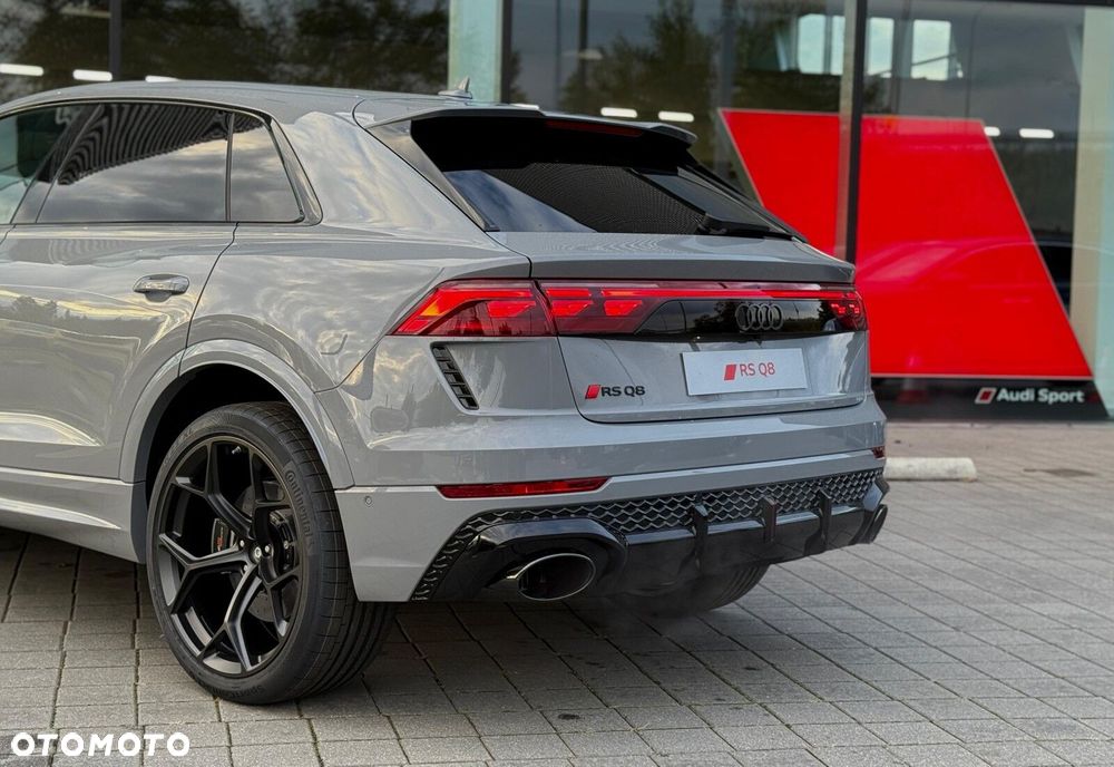 Audi RS Q8 - 11