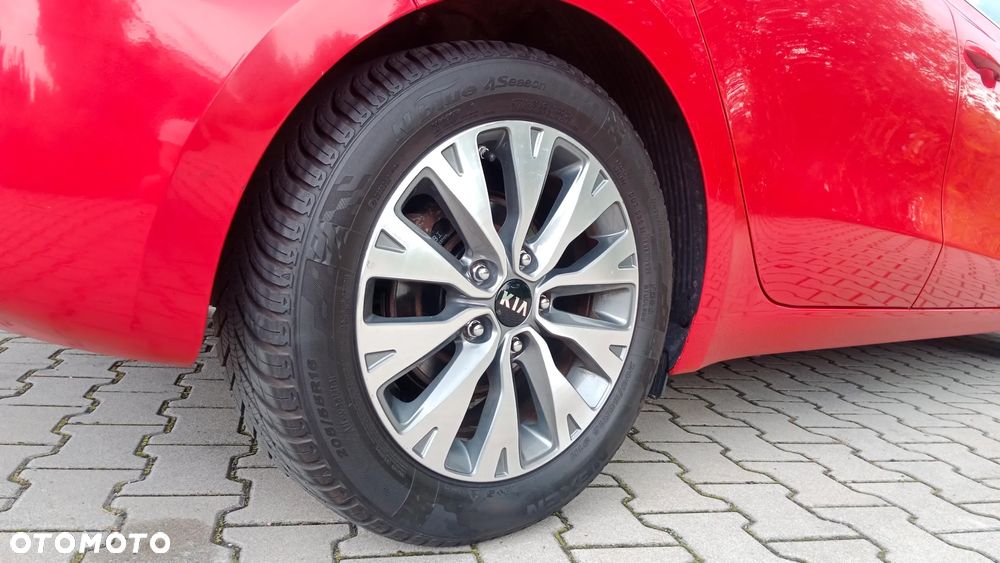Kia Ceed - 12
