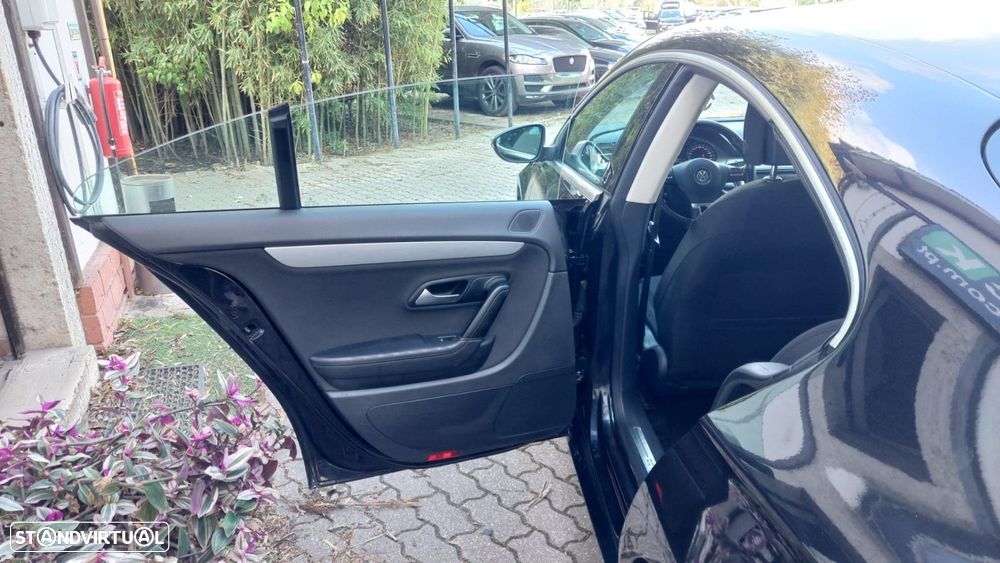 VW Passat CC - 12