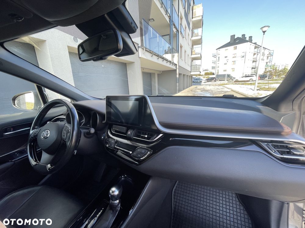 Toyota C-HR Lounge - 18