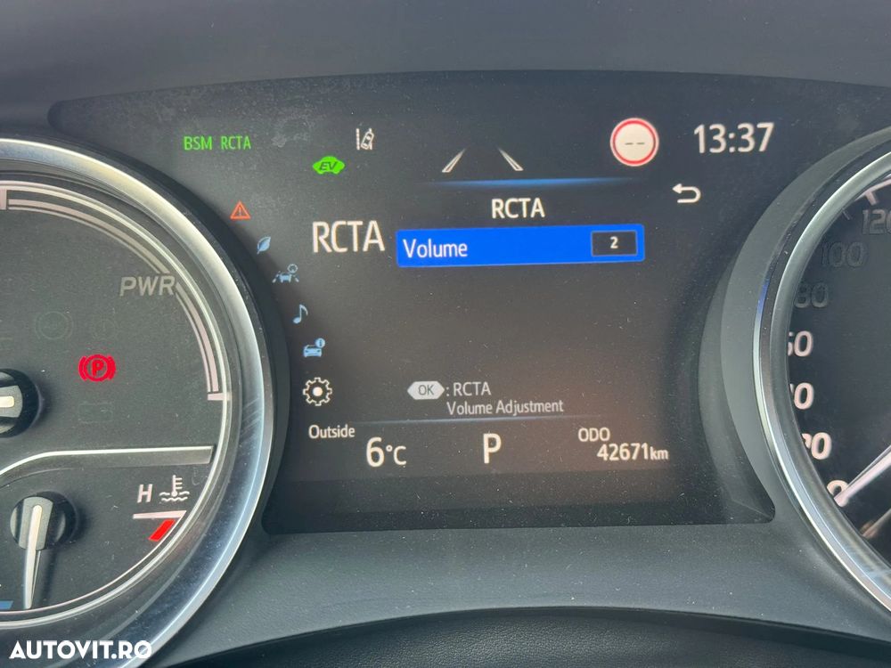 Toyota Camry Luxury - 22