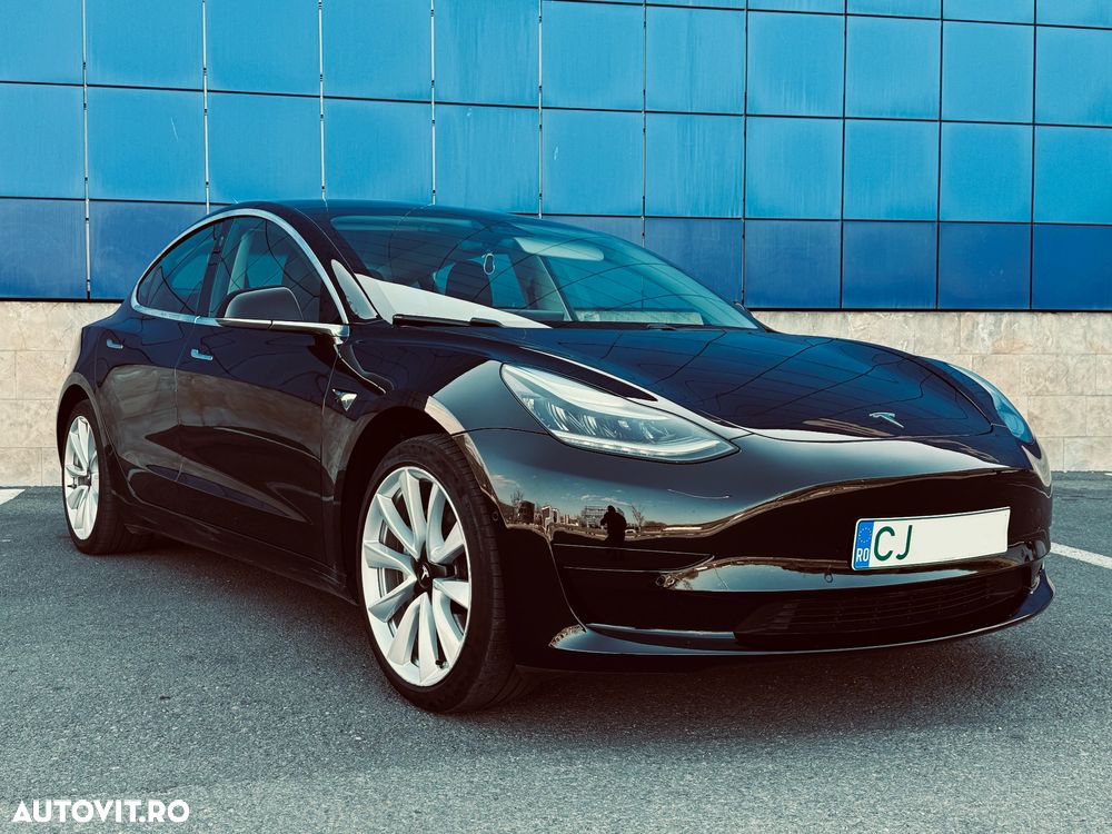 Tesla Model 3 - 1
