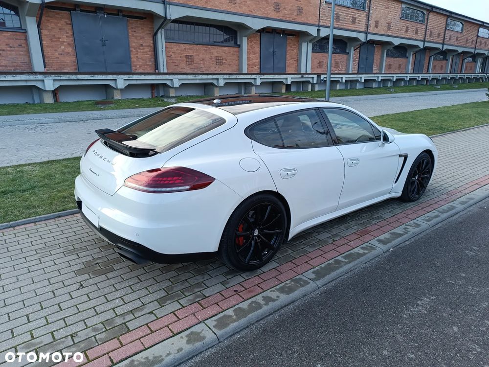 Porsche Panamera 4 PDK Edition - 12