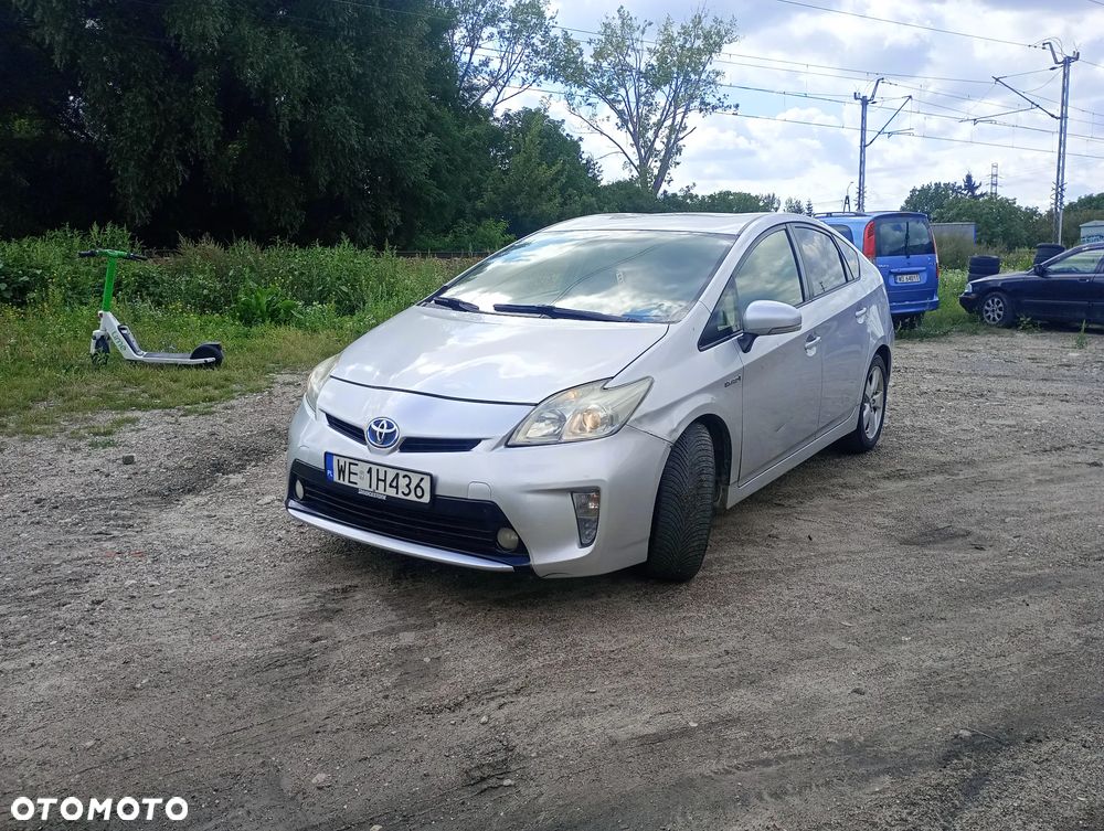 Toyota Prius 1.8 HSD Prestige - 11
