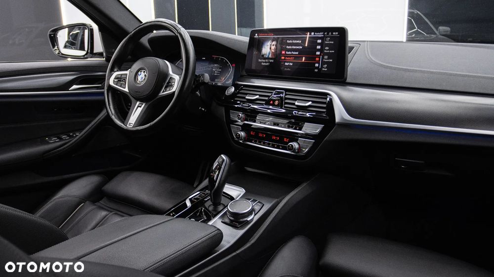 BMW Seria 5 530i xDrive mHEV M Sport sport - 18