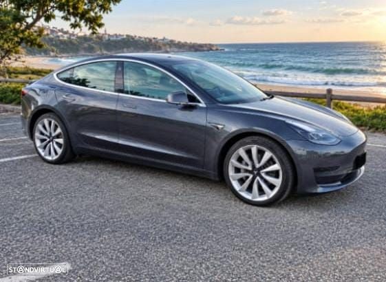 Tesla Model 3 - 3