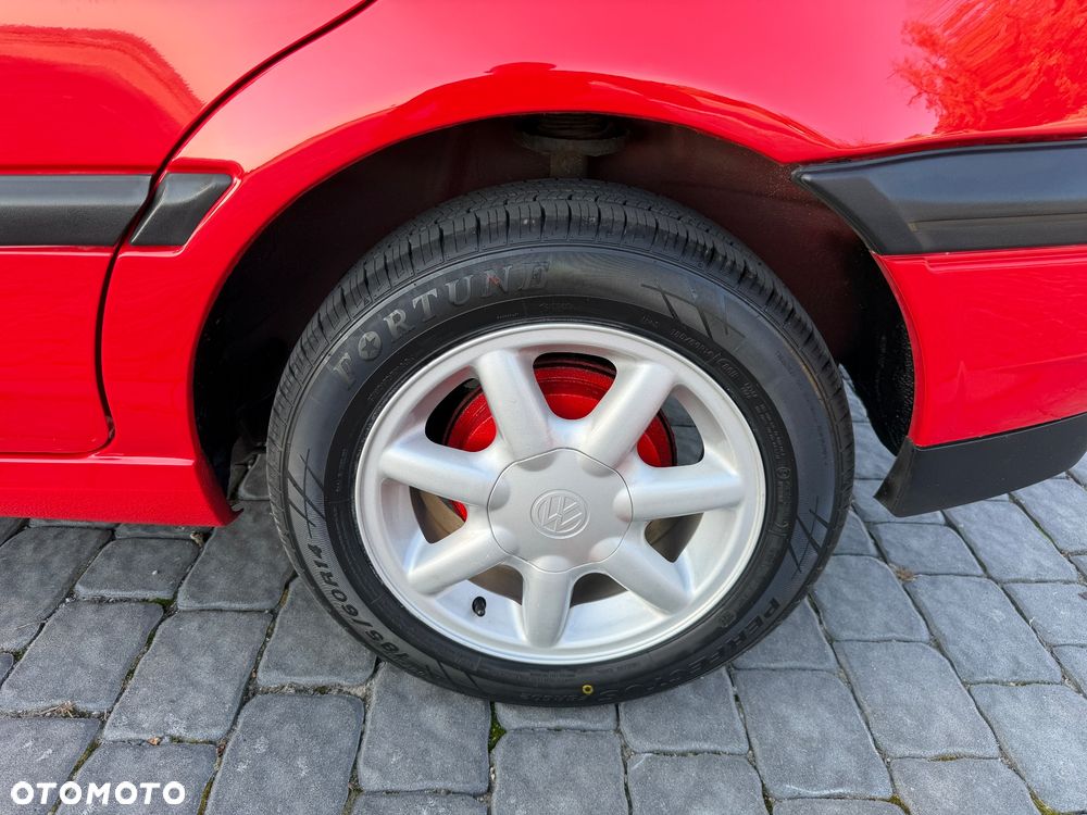 Volkswagen Golf - 27
