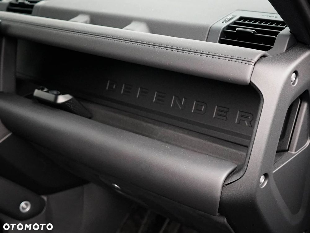 Land Rover Defender 5.0 P525 V8 - 25