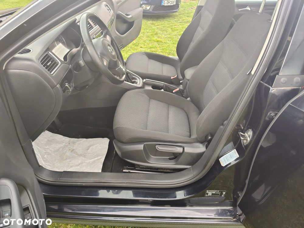Volkswagen Jetta 1.6 TDI Blue Motion Technology Match - 6