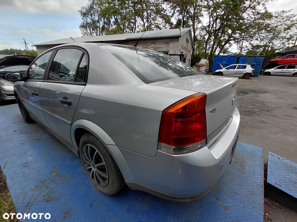 Na części: Opel Vectra Rok 2002  Pojemność 2198 Moc 108 kw Benzyna - 6
