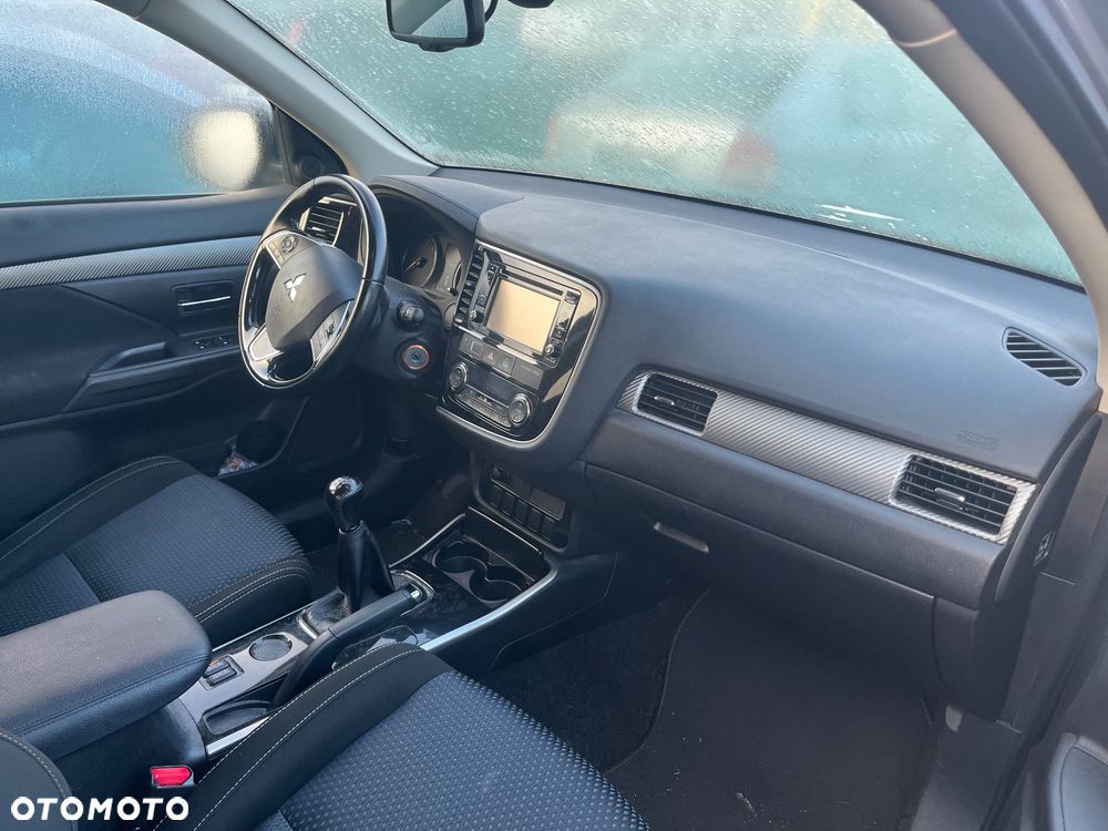 Mitsubishi Outlander 2017 photo 3