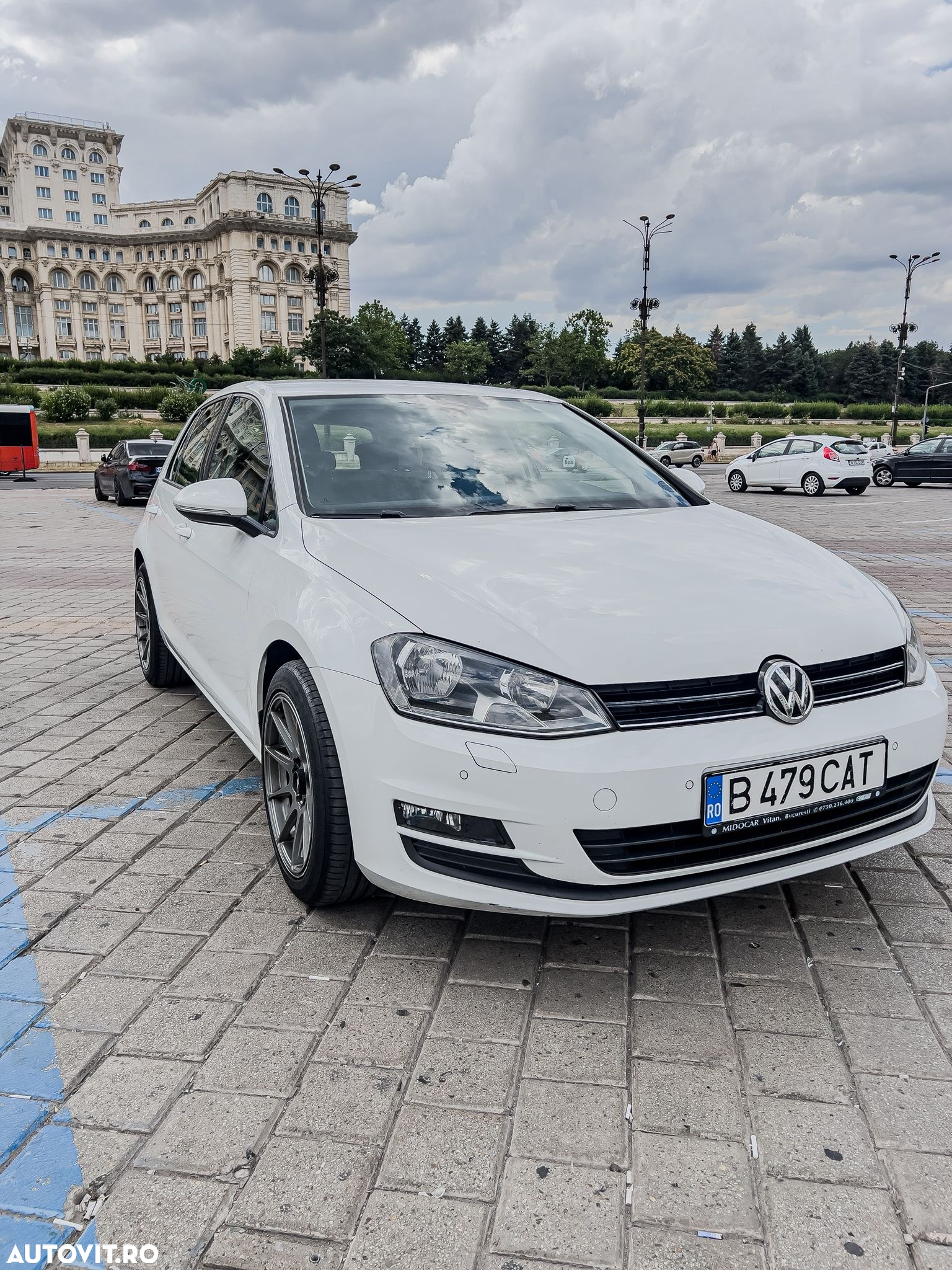 Volkswagen Golf - 2
