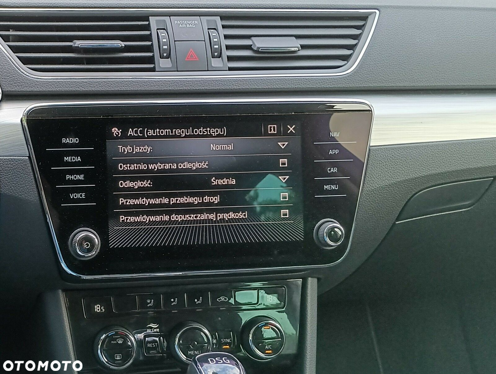 Skoda Superb 2.0 TDI SCR Ambition DSG - 33