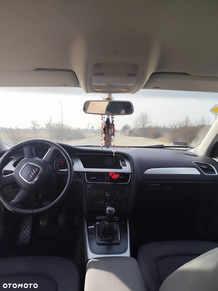 Audi A4 Limousine - 9