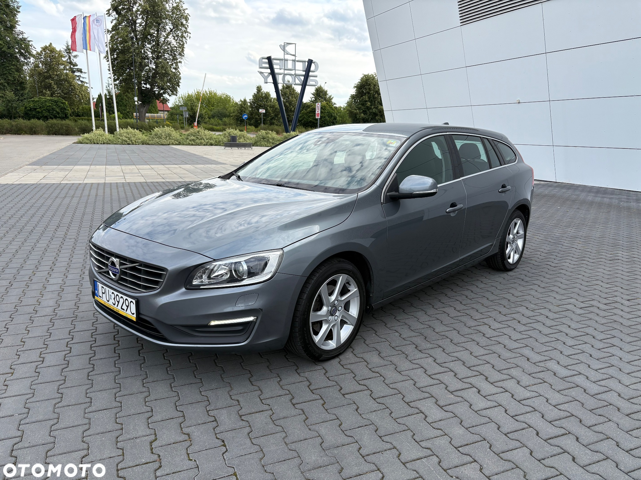 Volvo V60 D2 Momentum - 11