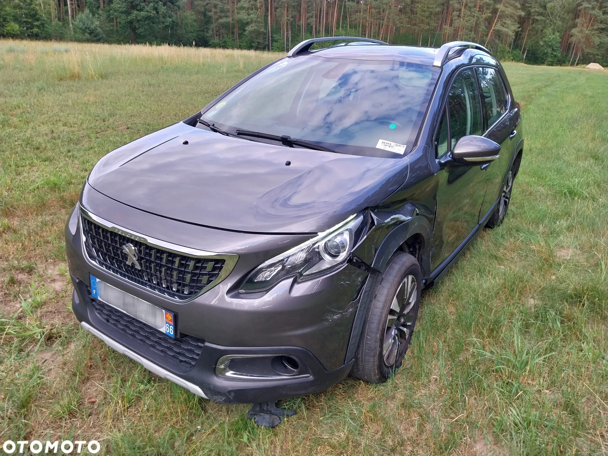 Peugeot 2008 1.6 BlueHDi Allure S&S - 4
