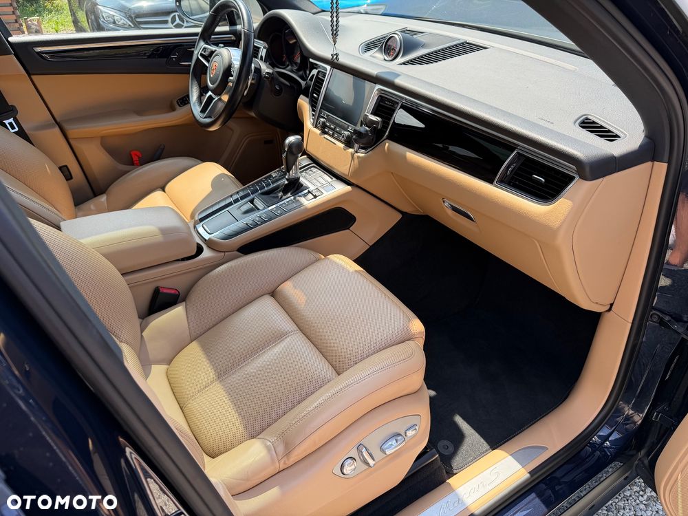 Porsche Macan S - 23