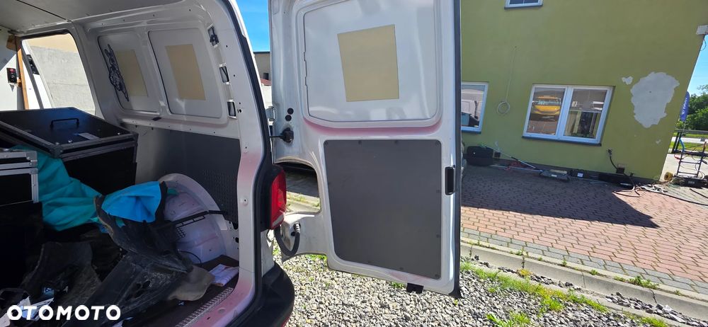Volkswagen Transporter - 12