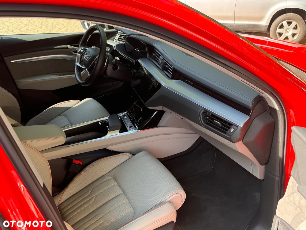 Audi e-tron - 22