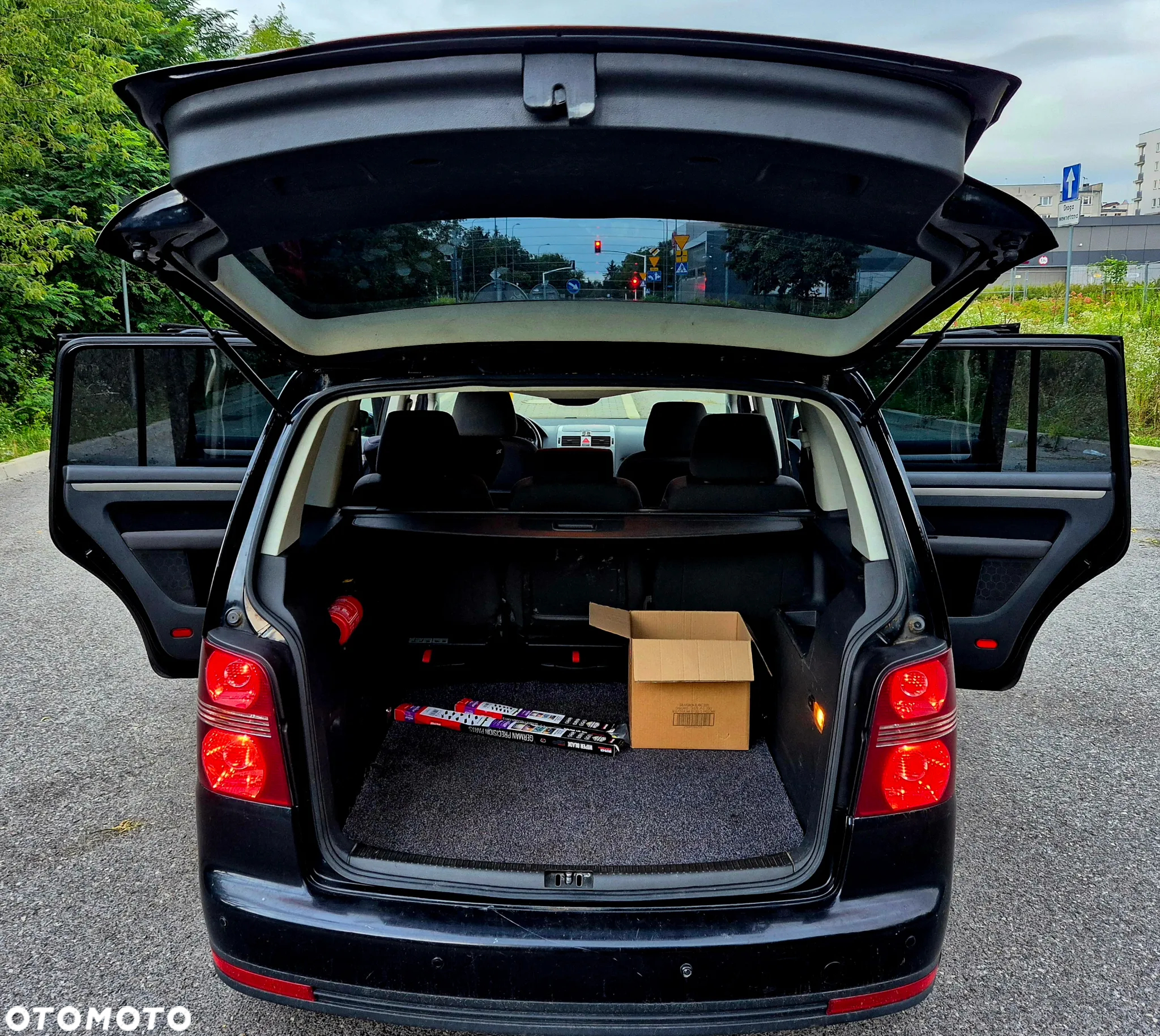 Volkswagen Touran 2.0 TDI Trendline - 13