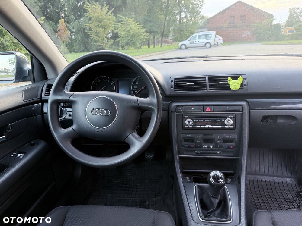 Audi A4 Limousine - 6