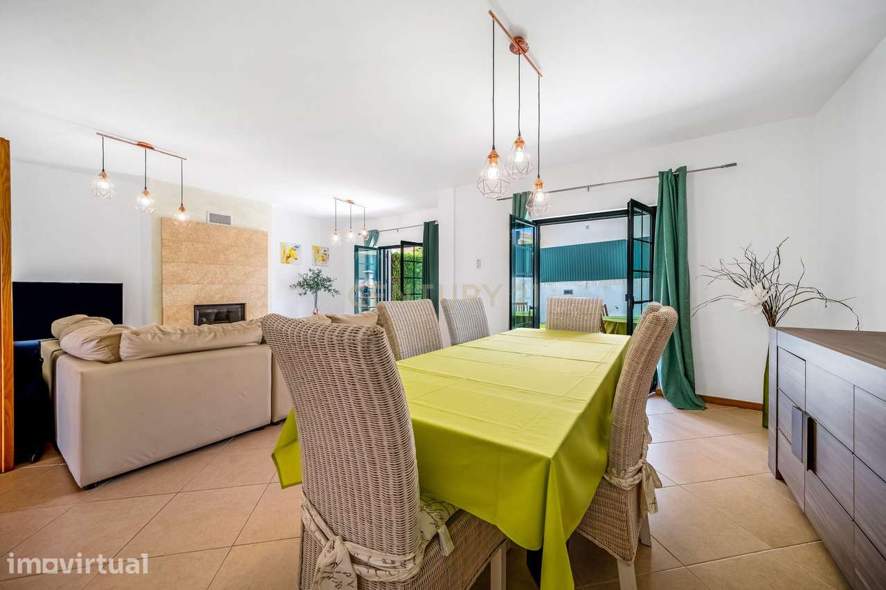 Moradia de Canto T2+2 com jardim em Condomínio Privado com Piscina – F - Grande imagem: 4/32
