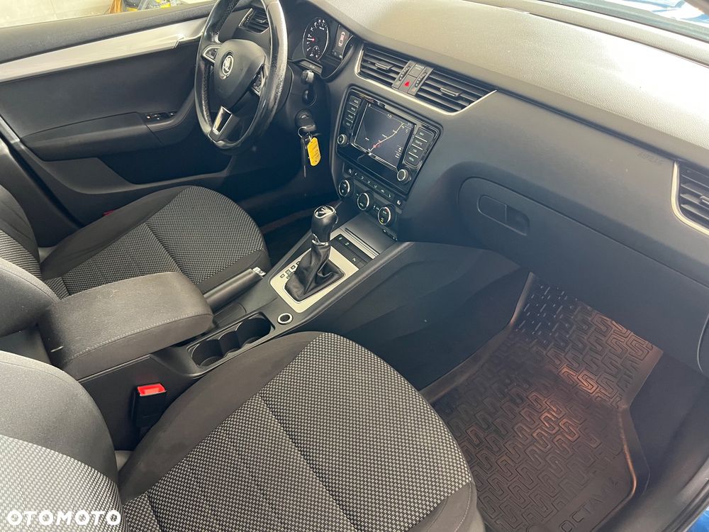 Skoda Octavia 2.0 TDI Ambition DSG - 23